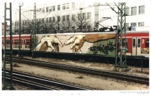 munich-germany-wholecar-action-painting-zug-ose-agit-leonardodavinci
