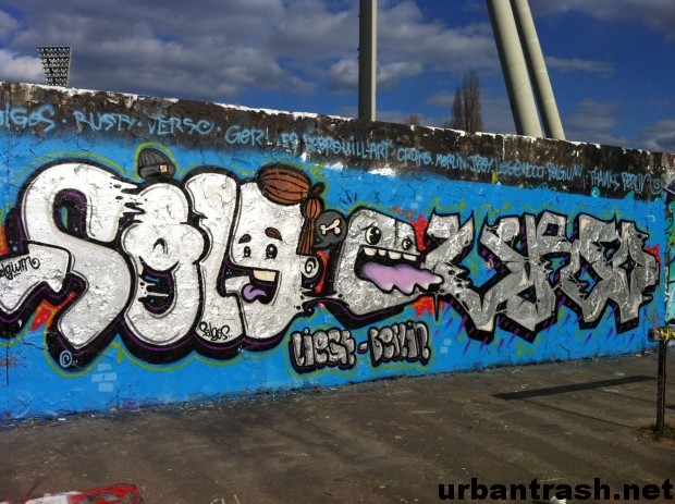 Berlino street art graffiti wall 2